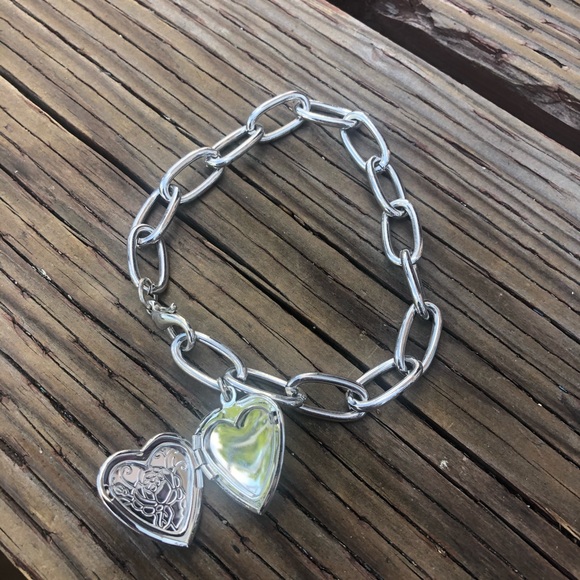 Jewelry - Vintage Silver Chain Locket Bracelet